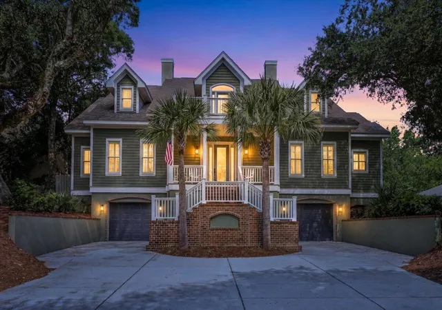 Photo 2 of Single family home for sale at 41 Fairway Oaks Ln, Isle Of Palms, SC 29451 | MLS# 26024918 | Listing updated on 2026-09-13