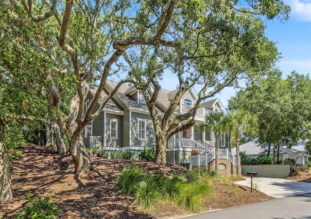 Photo 3 of Single family home for sale at 41 Fairway Oaks Ln, Isle Of Palms, SC 29451 | MLS# 26024918 | Listing updated on 2026-09-13