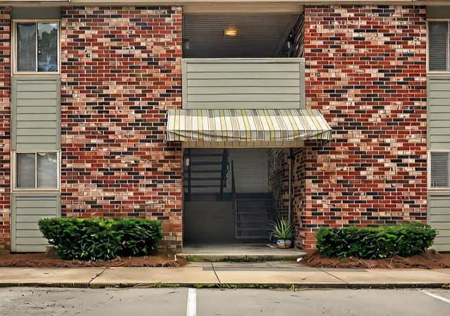 Townhouse for sale at 807 Andrea Ln, Hanahan, SC 29410 | MLS# 26025503