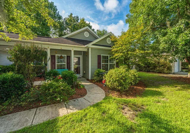 Photo 3 of Single family home for sale at 110 Pacolet St, Summerville, SC 29485 | MLS# 26025164 | Listing updated on 2026-09-18