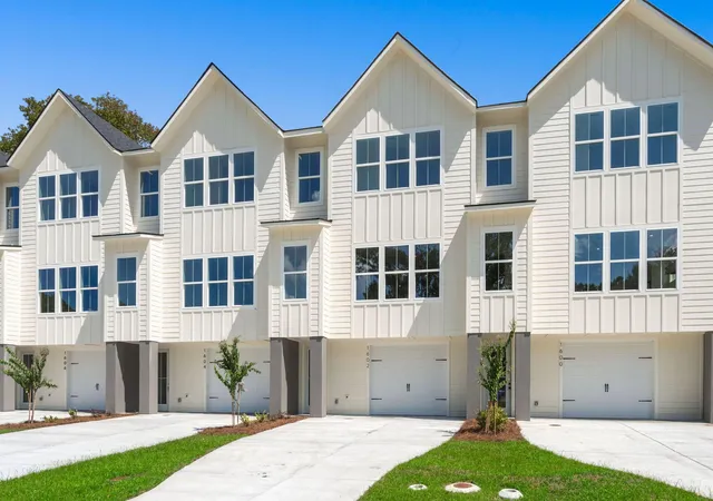 Photo 3 of Townhouse for sale at 1606 Lauda Dr, Mount Pleasant, SC 29464 | MLS# 26028107 | Listing updated on 2026-10-27