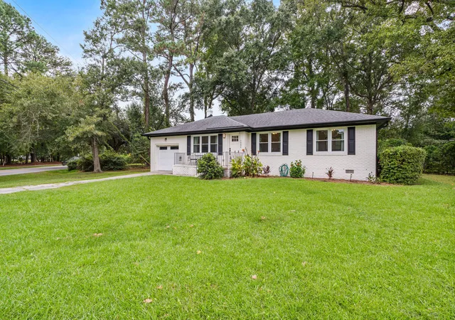 Photo 1 of Single family home for sale at 1804 Christian Rd, Charleston, SC 29407 | MLS# 26026662 | Listing updated on 2026-10-21
