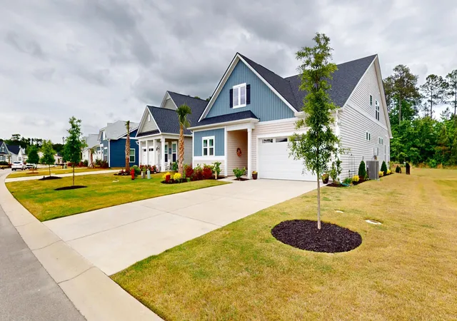 Photo 2 of Single family home for sale at 156 Summerwind Dr, Summerville, SC 29486 | MLS# 26025673 | Listing updated on 2026-10-27