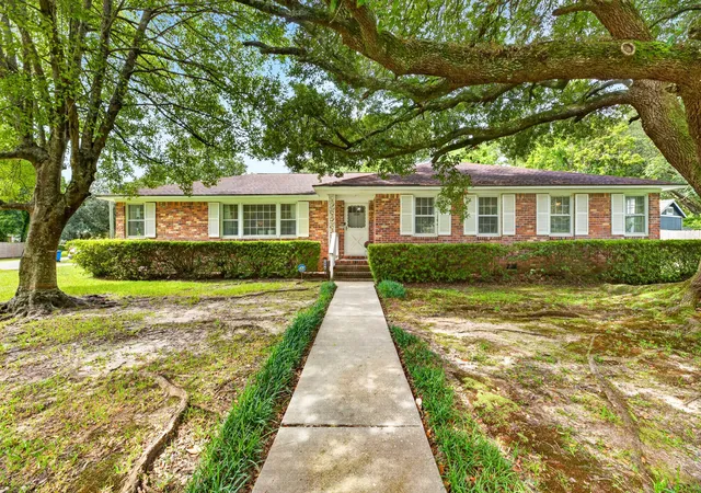 Photo 1 of Single family home for sale at 1884 Saint Julian Dr, Charleston, SC 29407 | MLS# 26025620 | Listing updated on 2026-09-11