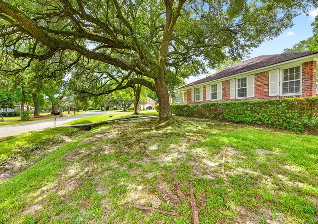 Photo 4 of Single family home for sale at 1884 Saint Julian Dr, Charleston, SC 29407 | MLS# 26025620 | Listing updated on 2026-09-11