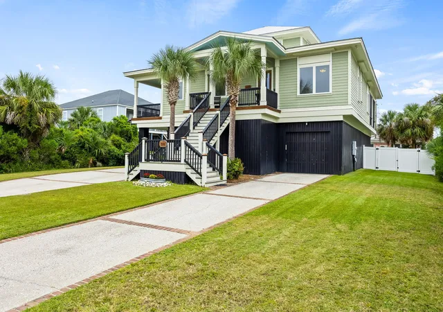 Photo 2 of Single family home for sale at 316 Seaview Ln, Edisto Island, SC 29438 | MLS# 26027112 | Listing updated on 2026-10-01