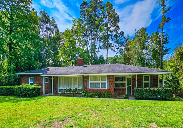 Photo 1 of Single family home for sale at 201 Overhill Rd, Walterboro, SC 29488 | MLS# 26024936 | Listing updated on 2026-09-03