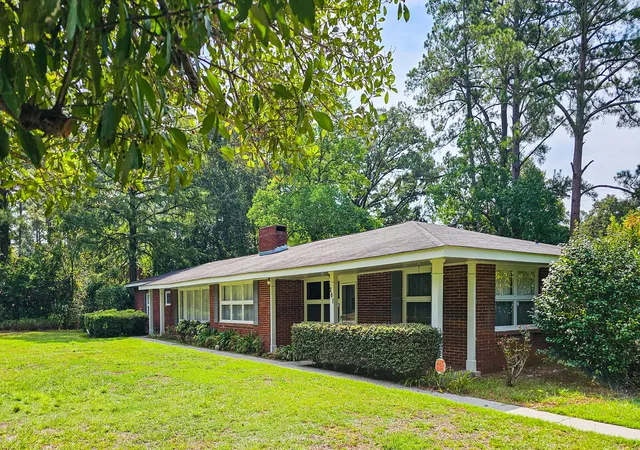 Photo 2 of Single family home for sale at 201 Overhill Rd, Walterboro, SC 29488 | MLS# 26024936 | Listing updated on 2026-09-03