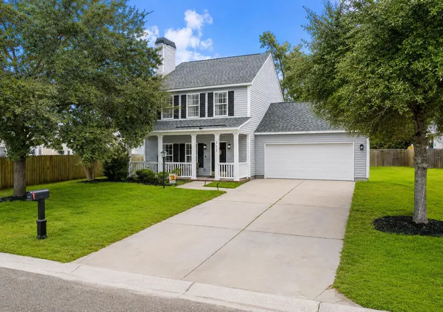 Photo 3 of Single family home for sale at 151 Highwoods Plantation Ave, Summerville, SC 29485 | MLS# 26027954 | Listing updated on 2026-10-12