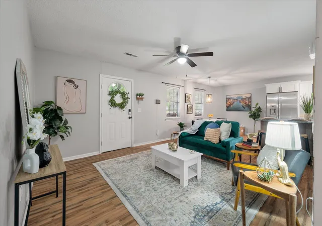 Photo 1 of Single family home for sale at 1533 Orangeburg Rd, Summerville, SC 29483 | MLS# 26026954 | Listing updated on 2026-10-27
