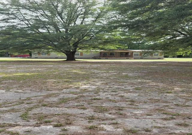 Photo 3 of Manufactured home for sale at 3670 Rhode Dr, Cottageville, SC 29435 | MLS# 26027095 | Listing updated on 2026-10-09