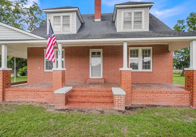 Single family home for sale at 21 Broad Swamp Rd, Kingstree, SC 29556 | MLS# 26024993