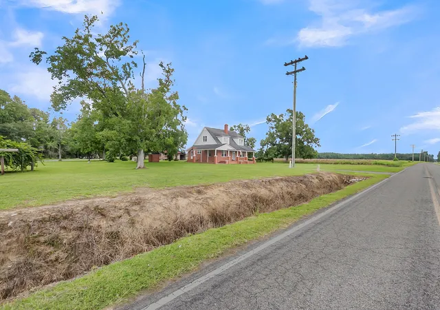 Photo 1 of Single family home for sale at 21 Broad Swamp Rd, Kingstree, SC 29556 | MLS# 26024993 | Listing updated on 2026-10-01