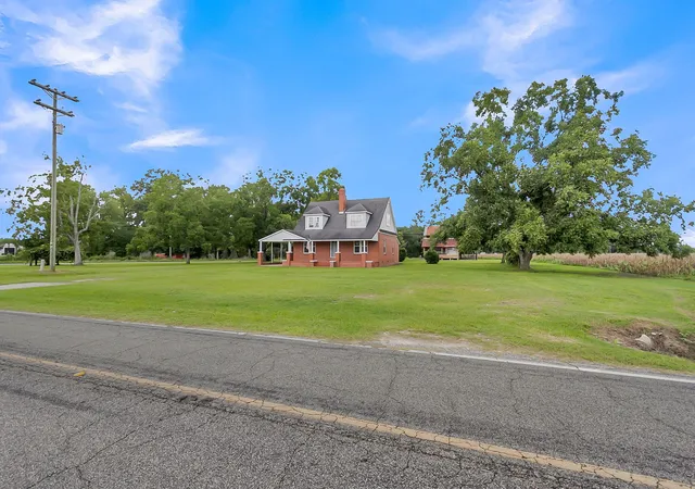 Photo 2 of Single family home for sale at 21 Broad Swamp Rd, Kingstree, SC 29556 | MLS# 26024993 | Listing updated on 2026-10-01