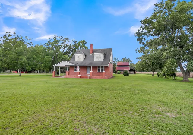 Photo 3 of Single family home for sale at 21 Broad Swamp Rd, Kingstree, SC 29556 | MLS# 26024993 | Listing updated on 2026-10-01