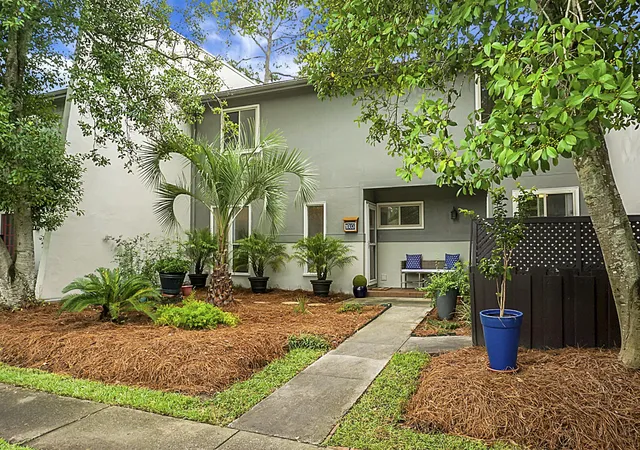 Photo 2 of Townhouse for sale at 1603 Ventura Pl, Mount Pleasant, SC 29464 | MLS# 26026159 | Listing updated on 2026-10-26