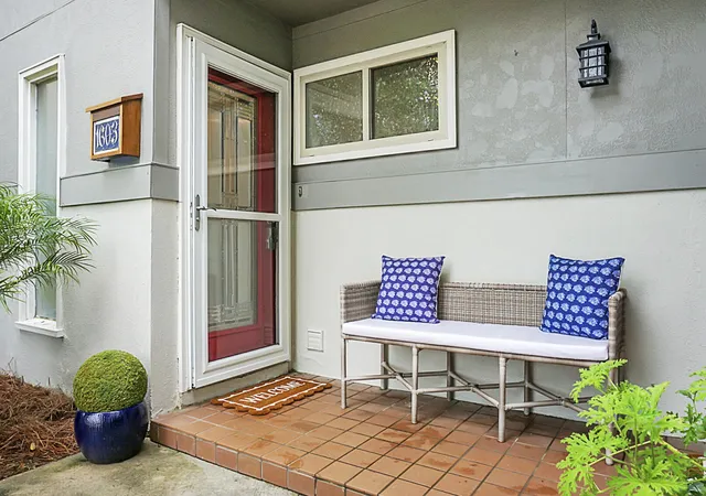 Photo 3 of Townhouse for sale at 1603 Ventura Pl, Mount Pleasant, SC 29464 | MLS# 26026159 | Listing updated on 2026-10-26