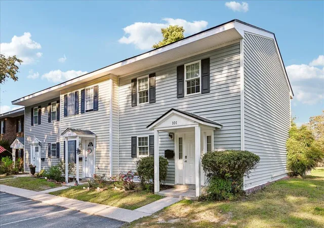 Photo 3 of Townhouse for sale at 101 Heritage Cir #Unit A-1, Mount Pleasant, SC 29464 | MLS# 26027310 | Listing updated on 2026-10-03