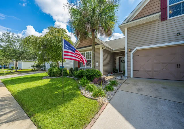 Photo 3 of Single family home for sale at 107 Roadster Row, Summerville, SC 29483 | MLS# 26027832 | Listing updated on 2026-10-25