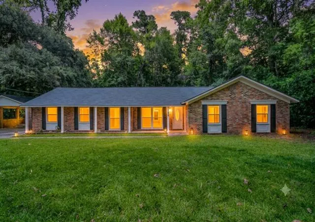 Photo 2 of Single family home for sale at 109 Halcyon Rd, Summerville, SC 29483 | MLS# 26025102 | Listing updated on 2026-09-16