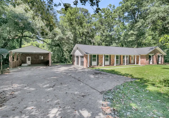 Photo 3 of Single family home for sale at 109 Halcyon Rd, Summerville, SC 29483 | MLS# 26025102 | Listing updated on 2026-09-16