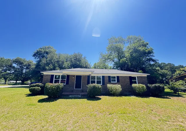 Photo 2 of Single family home for sale at 505 Lakeshore, Walterboro, SC 29488 | MLS# 26016467 | Listing updated on 2026-09-04