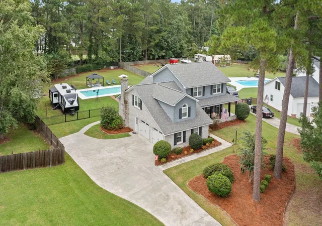 Photo 1 of Single family home for sale at 1033 Trotters Blvd, Summerville, SC 29483 | MLS# 26026751 | Listing updated on 2026-10-16