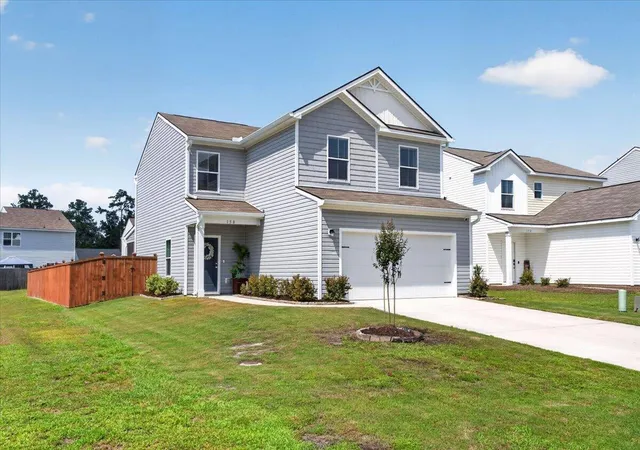 Photo 3 of Single family home for sale at 150 Pine Crst View Dr, Summerville, SC 29486 | MLS# 26025090 | Listing updated on 2026-09-14