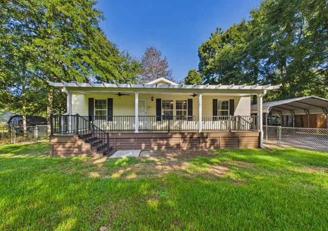 Photo 3 of Manufactured home for sale at 632 Levee Dr, Moncks Corner, SC 29461 | MLS# 26026372 | Listing updated on 2026-10-07
