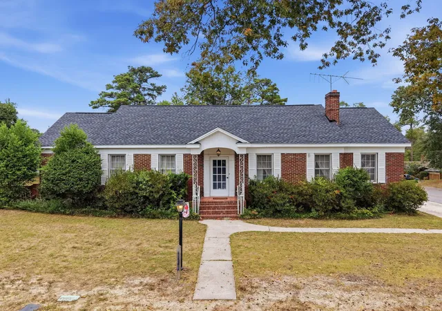Photo 1 of Single family home for sale at 900 Naples Ave, Cayce, SC 29033 | MLS# 26027639 | Listing updated on 2026-10-08