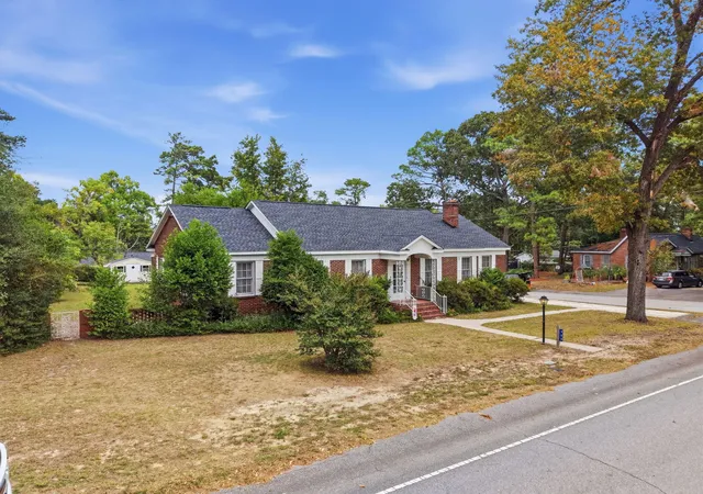 Photo 2 of Single family home for sale at 900 Naples Ave, Cayce, SC 29033 | MLS# 26027639 | Listing updated on 2026-10-08