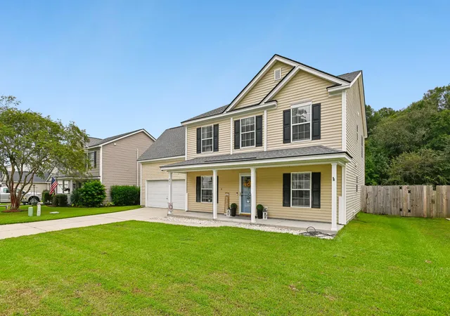 Photo 2 of Single family home for sale at 321 Eagle Ridge Rd, Summerville, SC 29485 | MLS# 26026709 | Listing updated on 2026-10-27