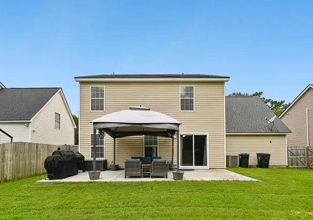 Photo 3 of Single family home for sale at 321 Eagle Ridge Rd, Summerville, SC 29485 | MLS# 26026709 | Listing updated on 2026-10-27
