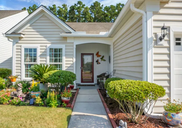 Photo 3 of Single family home for sale at 597 Eastern Isle Ave, Summerville, SC 29486 | MLS# 26024884 | Listing updated on 2026-09-03