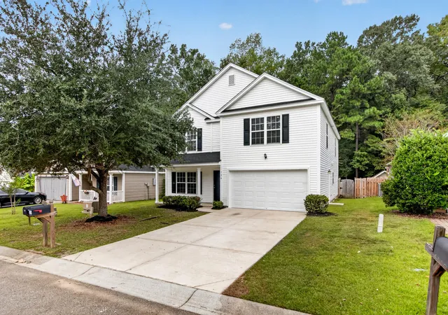 Photo 1 of Single family home for sale at 126 Avalon Rd, Summerville, SC 29483 | MLS# 26027588 | Listing updated on 2026-10-05