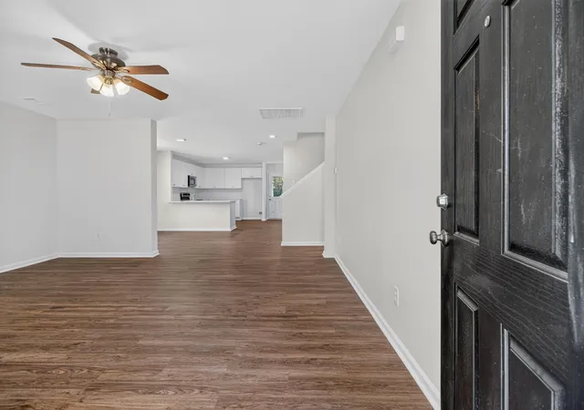 Photo 3 of Single family home for sale at 126 Avalon Rd, Summerville, SC 29483 | MLS# 26027588 | Listing updated on 2026-10-05