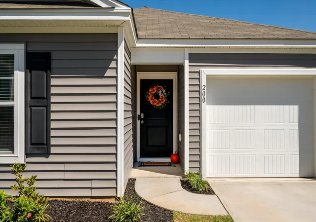 Photo 2 of Single family home for sale at 200 Coral Sunset Way, Summerville, SC 29486 | MLS# 26026730 | Listing updated on 2026-10-27