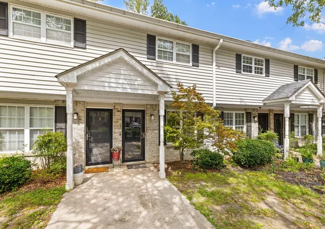 Photo 1 of Townhouse for sale at 507 Stinson Dr #8F, Charleston, SC 29407 | MLS# 26025480 | Listing updated on 2026-09-10