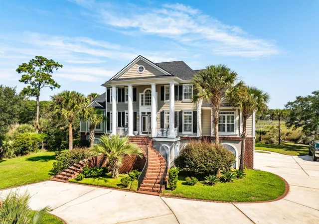 Photo 3 of Single family home for sale at 2384 Darts Cvs Way, Mount Pleasant, SC 29466 | MLS# 26025066 | Listing updated on 2026-09-09