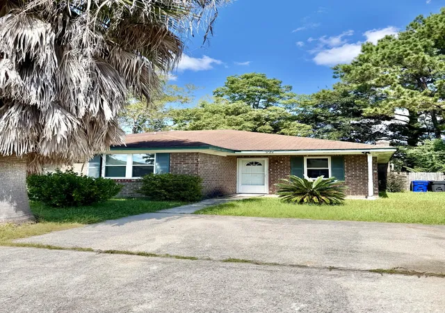 Multi family home for sale at 7724 Suzanne Dr, North Charleston, SC 29418 | MLS# 26027650