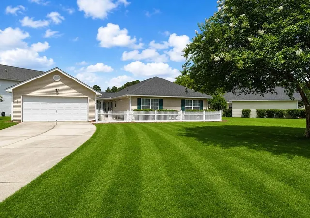 Photo 1 of Single family home for sale at 176 Moon Dance Ln, Summerville, SC 29483 | MLS# 26024717 | Listing updated on 2026-09-17