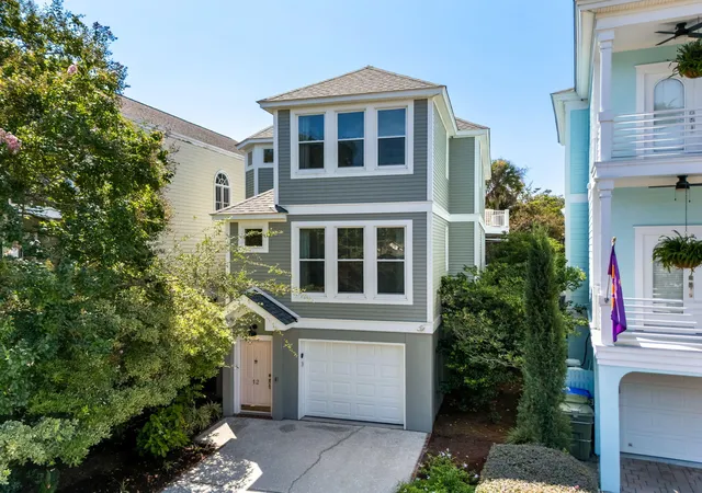 Photo 1 of Single family home for sale at 12 Yacht Harbor Ct, Isle Of Palms, SC 29451 | MLS# 26025093 | Listing updated on 2026-10-06