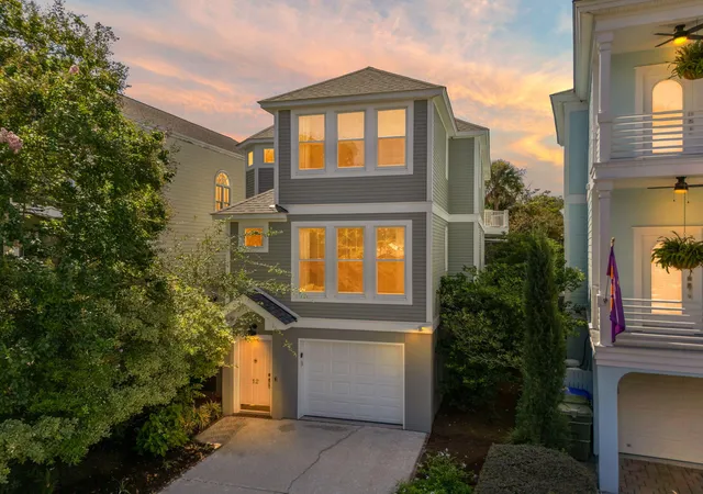 Photo 2 of Single family home for sale at 12 Yacht Harbor Ct, Isle Of Palms, SC 29451 | MLS# 26025093 | Listing updated on 2026-10-06