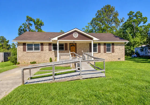 Photo 2 of Single family home for sale at 5920 Maple St, Hanahan, SC 29410 | MLS# 26027063 | Listing updated on 2026-10-09