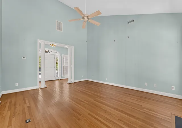 Photo 4 of Single family home for sale at 112 Oyster Point Row, Charleston, SC 29412 | MLS# 26026464 | Listing updated on 2026-10-04