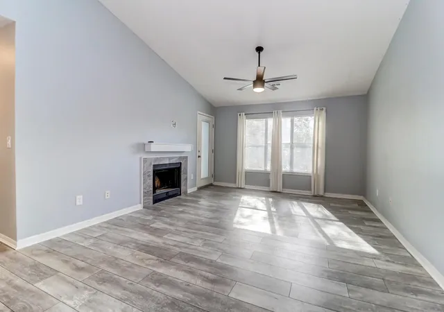 Photo 3 of Townhouse for sale at 2011 N Highway 17 #1900 Q, Mount Pleasant, SC 29466 | MLS# 26025372 | Listing updated on 2026-09-10