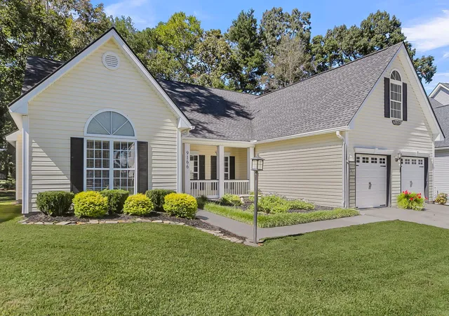 Photo 3 of Single family home for sale at 9166 Markleys Grv Blvd, Summerville, SC 29485 | MLS# 26027857 | Listing updated on 2026-10-15