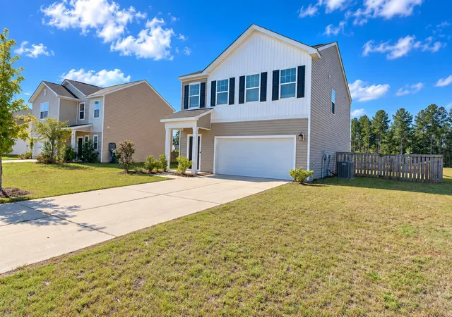 Photo 2 of Single family home for sale at 433 Pender Woods Dr, Summerville, SC 29486 | MLS# 26025314 | Listing updated on 2026-10-21