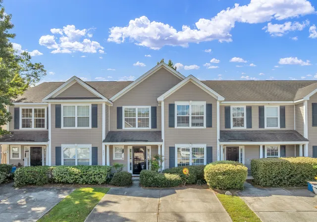 Townhouse for sale at 2441 Scholar Ln, Charleston, SC 29406 | MLS# 26025654