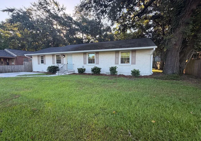 Photo 4 of Single family home for sale at 2697 Louise Dr, North Charleston, SC 29405 | MLS# 26025602 | Listing updated on 2026-09-11
